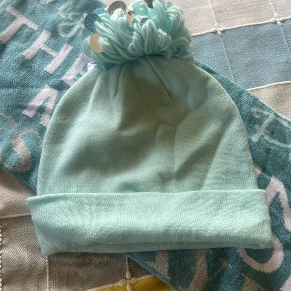 Disney Parks Scarf & Hat Set NWT - Picture 2 of 7